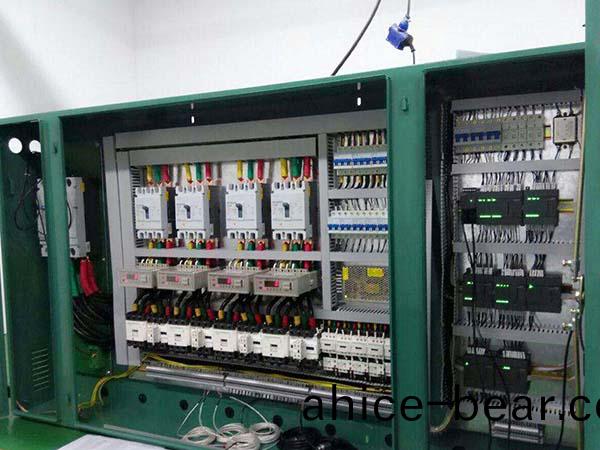 冷庫溫度(du)電(dian)控(kong)箱(xiang)